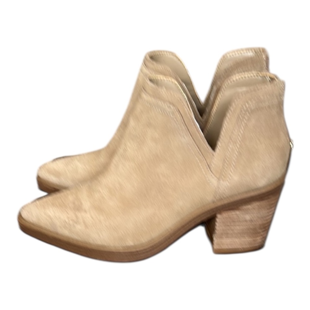 Vince Camuto Tan suede pointed ankle boots back zipper size 7.5”